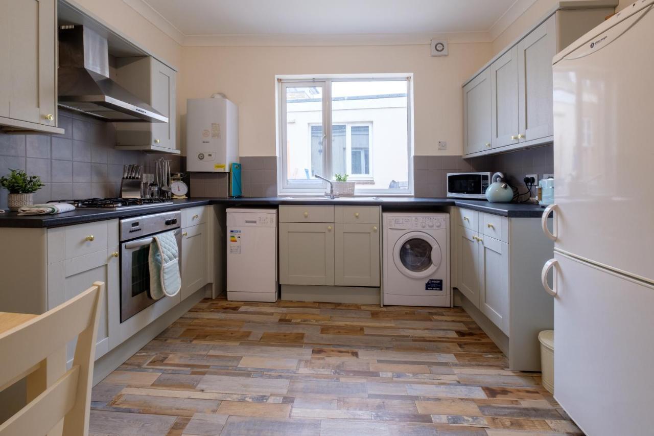 Luxury Living, Stylish Modern Apartment In The Heart Of Ryde 赖德 外观 照片