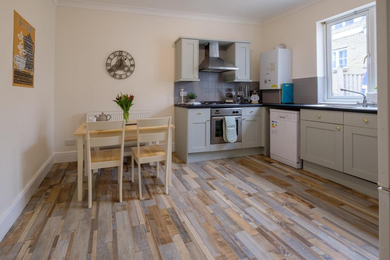Luxury Living, Stylish Modern Apartment In The Heart Of Ryde 赖德 外观 照片