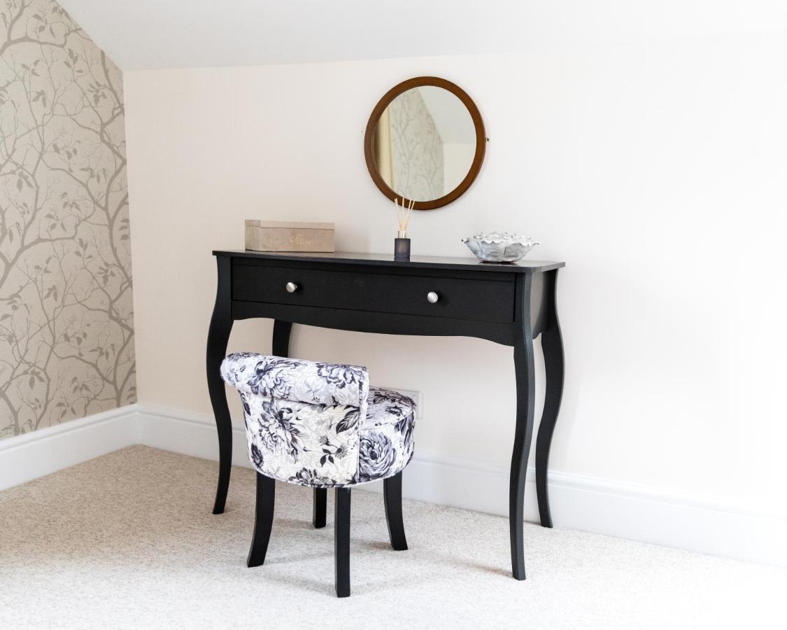 Luxury Living, Stylish Modern Apartment In The Heart Of Ryde 赖德 外观 照片